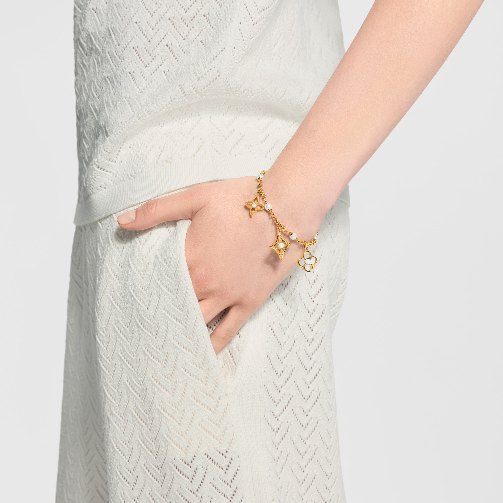 LV Pearly Flower Bracelet S00 - Women - Fashion Jewelry | LOUIS